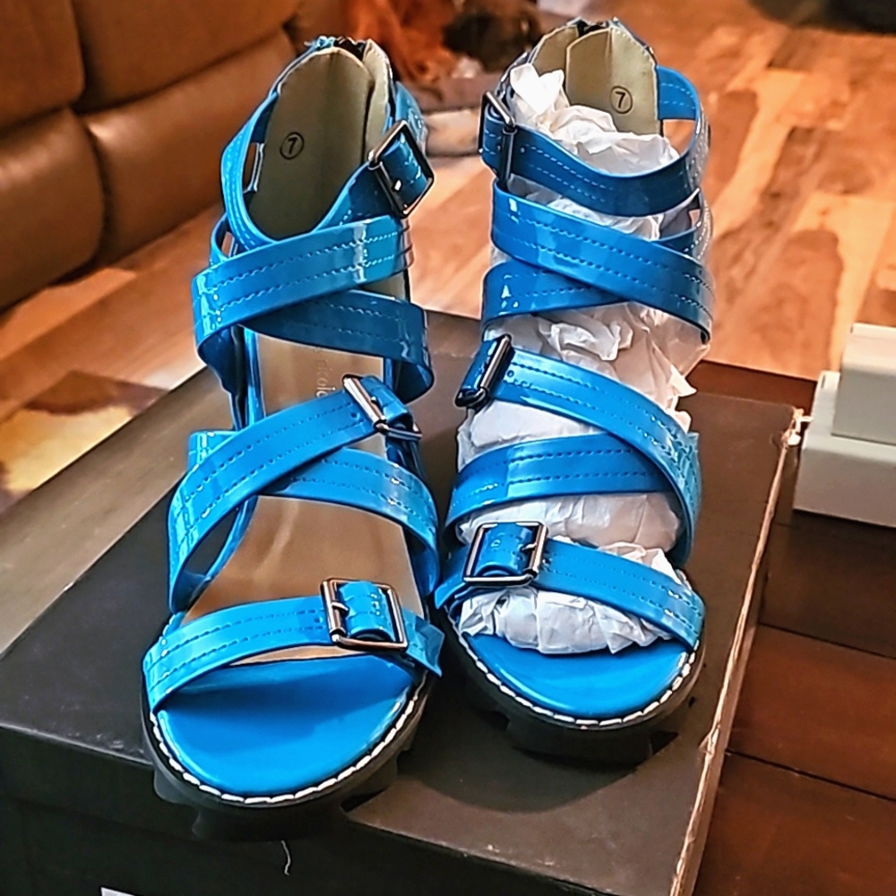 Womens size 7 Nicole Lee  Sandal